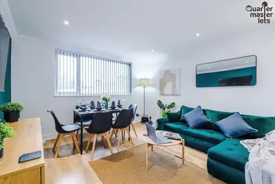 Image de 3x Bedroom Apartment (Sleeps 6x) w. Ample Parking