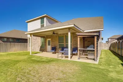 Image de Close to Energy Giants! 3, 300-Sq-Ft Midland Home