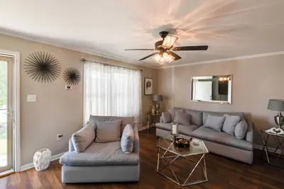 7 Mi to Broadkill Beach: Getaway w/ Deck & Yard