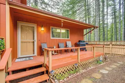 Image de Cute Hoodsport Cottage Close to Lake Kokanee!