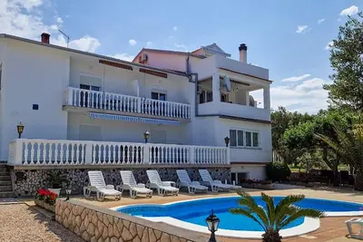 Image de Superbe appartement de 2 chambres à Rab