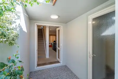 Image de Hosts on the Coast Villa on the Lake