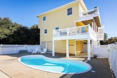 Image de Corolla Getaway with Private Pool, 5 mins to Beach