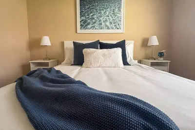 Image de Cozy Lake Simcoe Waterfront Escape for 10