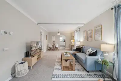 Image de Charming 2br Home on Swan Creek! Private office.