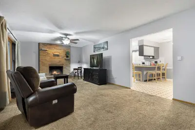 Image de Quaint 4-bedroom house in Aurora perfect for family getaways/FreeWiFi/PetFrienly