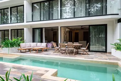 Image de Stylish 1bd Retreat with Swim-Up Pool