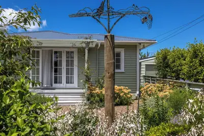 Image de Art Cottages — Three Private Suites in Oneroa