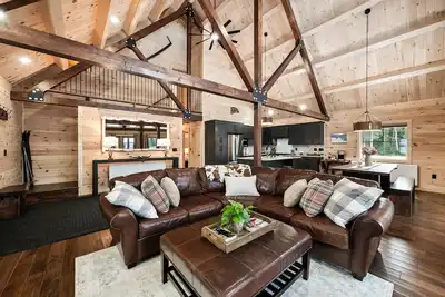 Image de 15 Big Snow | New Build, Snowmobile Access