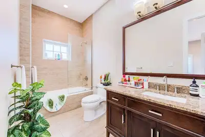 Image de New Listing - Luxury 3-Bed Villa in Britannia near Camana Bay