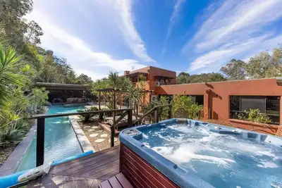 Image de Solterra- Private Coastal Studio- Acreage with Spa and Pool