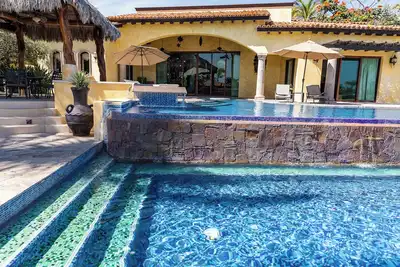 Image de Stunning 4br Villa w/ Ocean Views, Infinity Pool, Hot Tub & Butler Service