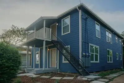 Image de Modern, comfortable 3br/2ba Home Near Downtown Houston