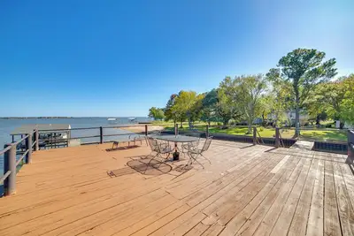 Image de Family Retreat on Cedar Creek Lake! Dock & Views