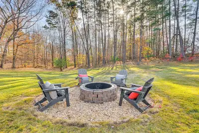 Image de River, Trails & Wine! Group Retreat Near Mt Airy