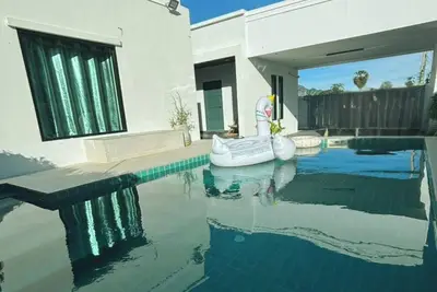 Image de Villa Blanc Cha-Am, Private Pool Near Bangkok, 500m to Beach