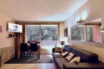 Image de Studio rénové à Courchevel 1850, skis aux pieds, 4 pers, parking inclus