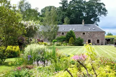 Image de Cosy Cottage set in lovely gardens, 2 miles east of the seaside town of Nairn
