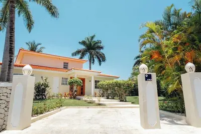 Image de Bright 4-Bedroom Villa w/Private Pool, Ac & Resort Amenities - Puerto Plata
