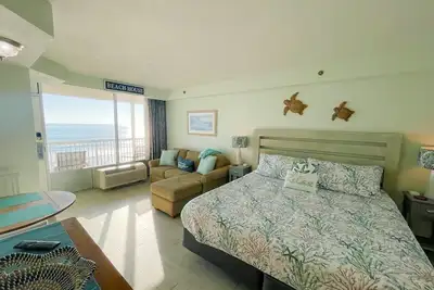 Image de The Coastline | Oceanfront Studio | Salt Air