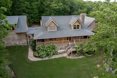 Image de 4-bedroom cabin in marvelous Cloud Land/ 20 acres of private land with trails