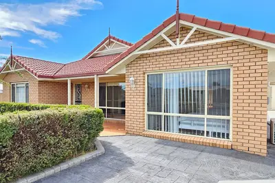 Image de Flipping Flounder - Coastal Comfort in Robe’s Heart