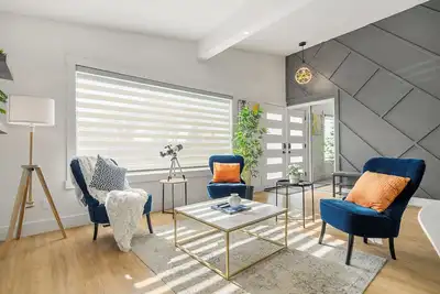 Image de Perfect for families & groups seeking comfort, games & style in Edmonton