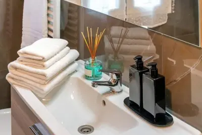 Image de Achille 2br/2ba • Your Cozy Retreat Just Minutes from Venice