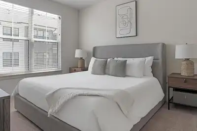 Image de Landing | Beautiful 2bd, Courtyard, Game Room