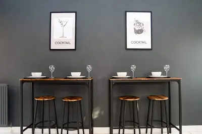 Image de Maison-Moderne-Salle de bain privée-Vue sur Rue