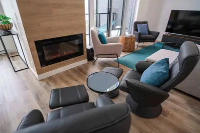 Image de 407 | Condo Luxueux | Vue Incroyable & Piscine