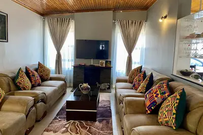 Image de Luxurious 6 bed + 6 baths in Sunridge - 2299