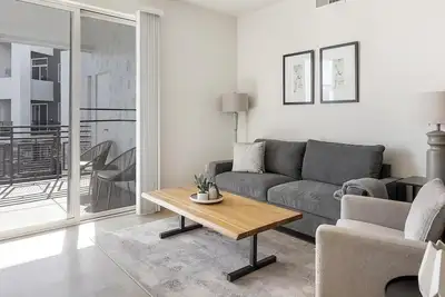 Landing | Beautiful 2bd, Gym