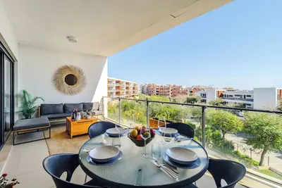 Image de Marina Village 2 bedroom apartment (2-2e)