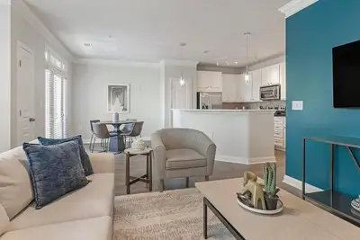 Image de Landing | Incredible 2bd, Courtyard, Pool