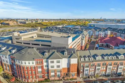 Image de Landing at Harbor Pointe - 2 Bedrooms in Bayonne