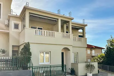 Image de Superbe appartement à Duce avec vue sur la mer.