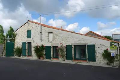 Image de Gîte « La Clé D'saule » avec terrasse privée, jardin privatif et Wi-Fi à Les Lucs-sur-Boulogne