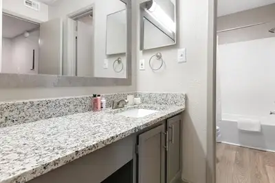 Image de Landing | Stunning 2bd, Pool, Clubhouse