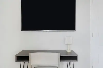 Image de Landing | Chic 2bd, Gym, Pool