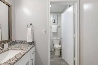 Image de Landing | Chic 2bd, Gym, Pool