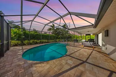 Image de Private Pool • North Naples Home Near Beach