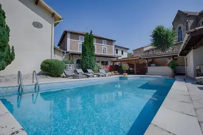 Image de Maison de vacances « La Maison D'hana » avec piscine partagée, terrasse privée et Wi-Fi