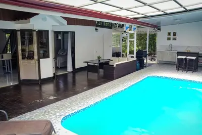Image de 🌿private Covered Terrace with Pool and full kitchen right at your back door