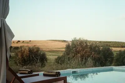 Image de Monte Barriga : Refuge Accueillant avec Piscine Privée et Climatisation