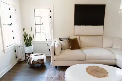 Image de Cozy Historical Home, Walk to Downtown Edmond