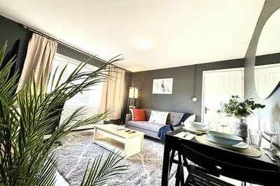 Image de Cosy 2 Bed Flat, ~6 Guests, 4+ Free Parking Rg28py,