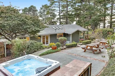 Image de Updated Mendocino Home - Game Room, Russian Gulch