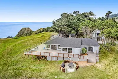 Image de Oceanfront Home in Elk-Panoramic Views & Firepit