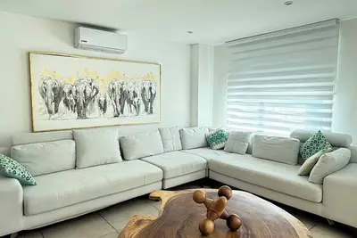 Image de Beautiful apartment with ocean view